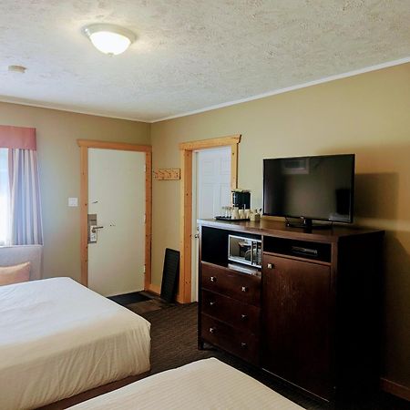 Alpine Inn & Suites Nelson Bagian luar foto