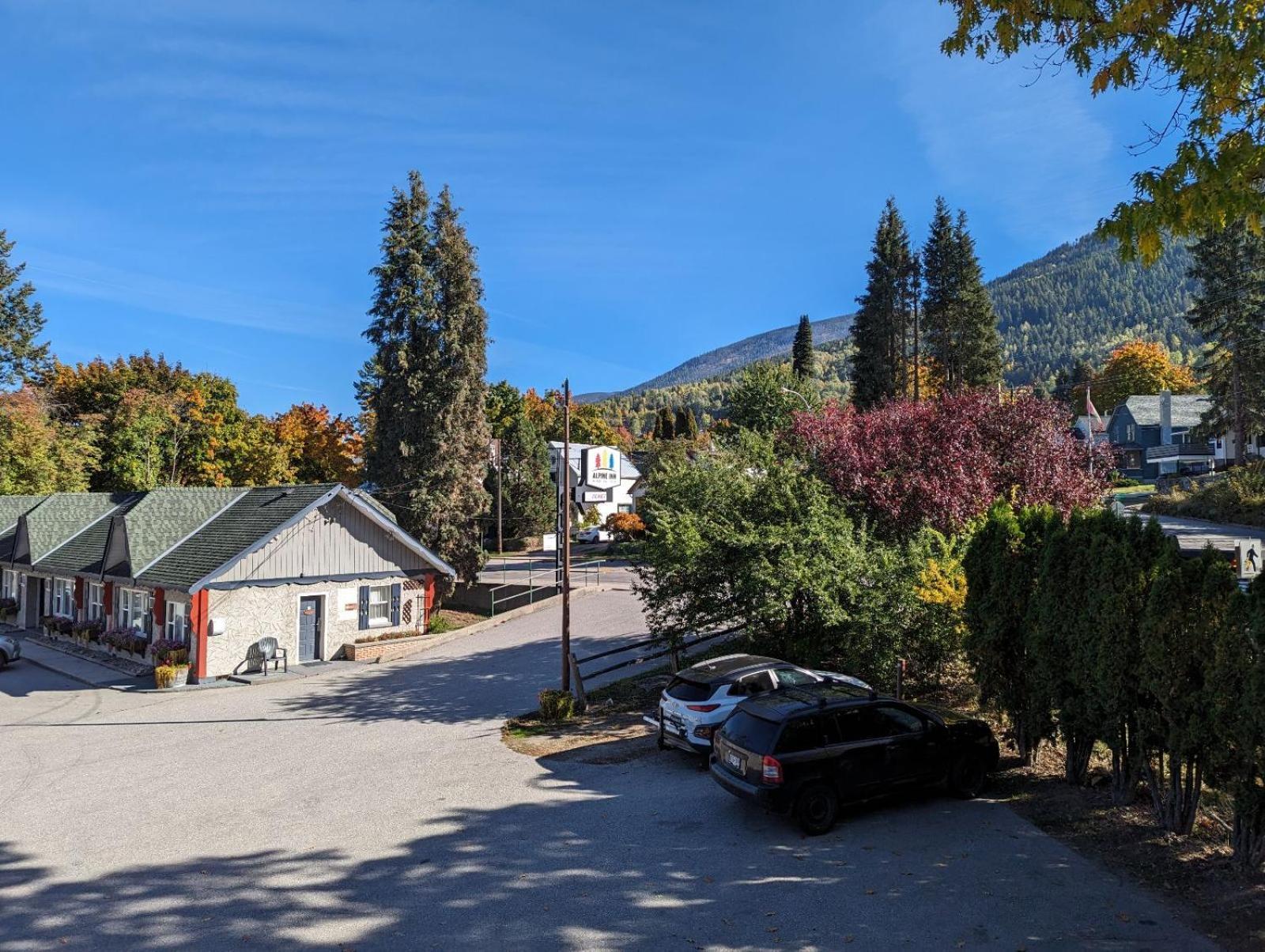 Alpine Inn & Suites Nelson Bagian luar foto