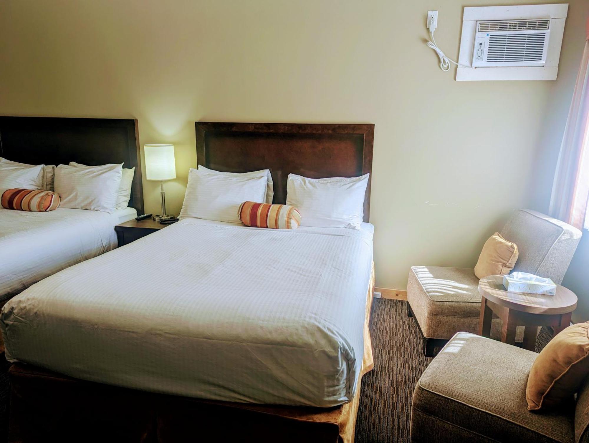 Alpine Inn & Suites Nelson Bagian luar foto