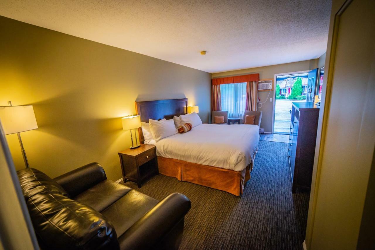 Alpine Inn & Suites Nelson Bagian luar foto