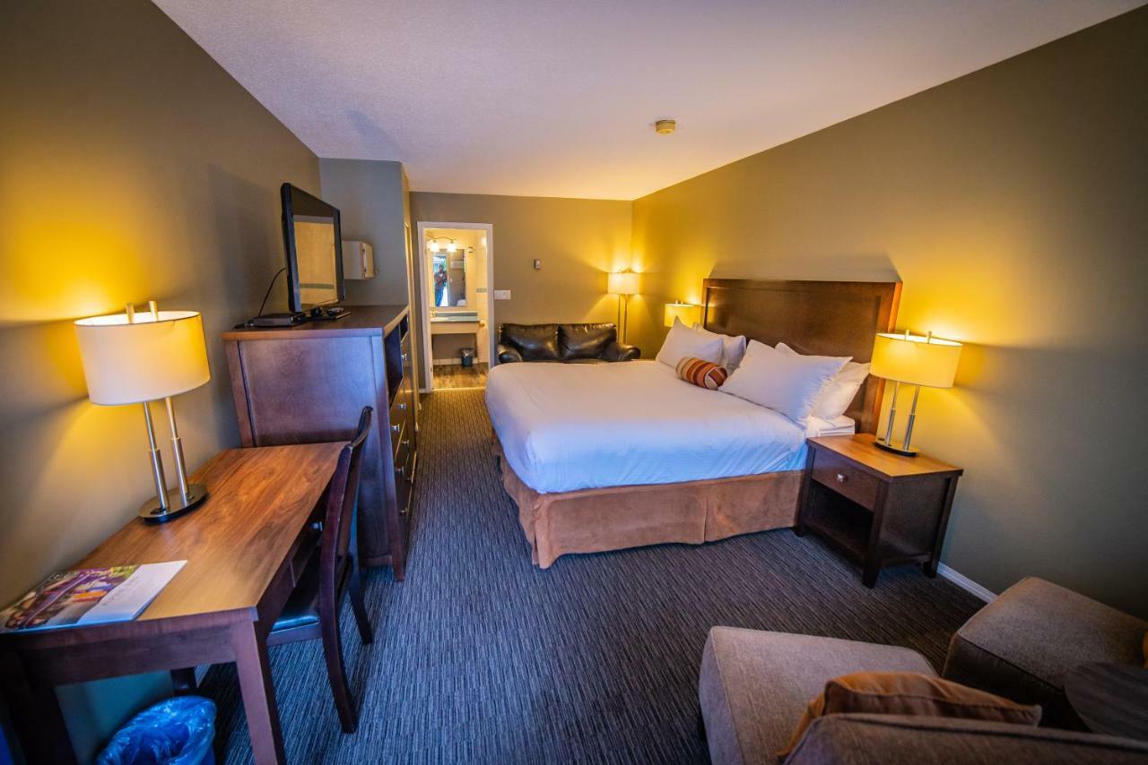 Alpine Inn & Suites Nelson Bagian luar foto